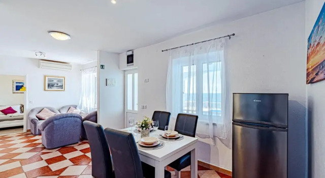 Nice Apartment in Dingac With 2 Bedrooms, Internet and Outdoor Swimming Pool