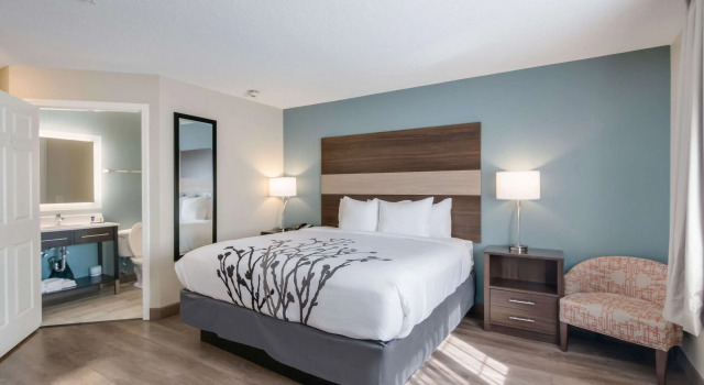 Двухместный люкс Sleep Inn & Suites Columbus near Fort Benning