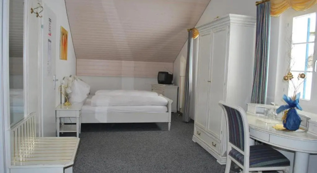 Hotel Rhonequelle, Book Hotel Oberwald Obergoms