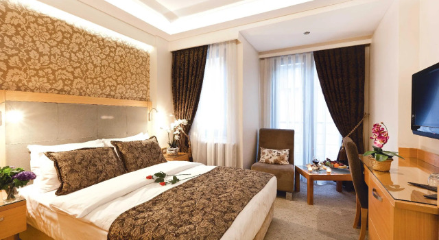 Emerald Hotel, Varaa Hotelli Hotellit Marmara-alue pysäköinnillä, Pysäköinti