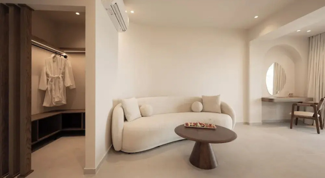 Люкс Deluxe ĪKYMA Boutique