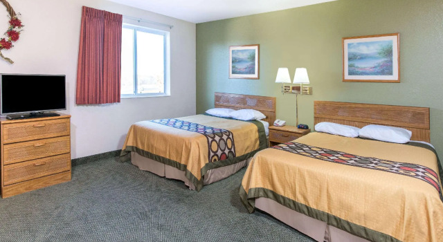 Шестиместный люкс Super 8 by Wyndham West Middlesex/Sharon Area