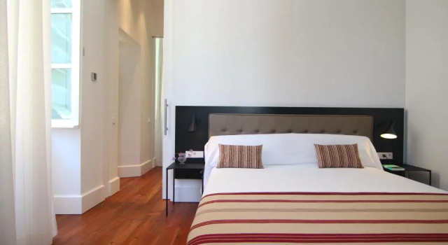 Двухместный люкс с видом на бассейн The Park Suites by IRES LAR