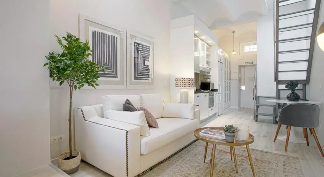Апартаменты Penthouse With Private Terrace & Balcony in Plaza Mayor Square. Plaza Mayor IV