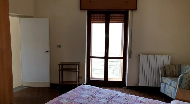 House With 3 Bedrooms in Castrovillari, With Balcony and Wifi - 20 km From the Slopes, Book Hotel Hotels in Pollino with Parking, Parking