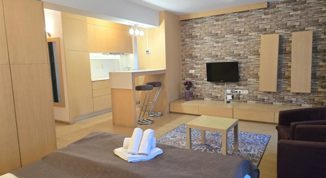 Студия с балконом Decebal Residence Apartments