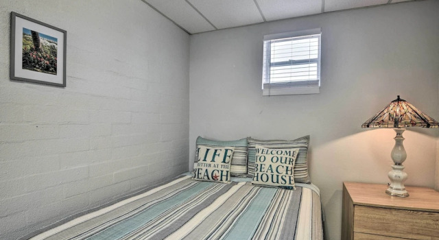 Serene Daytona Beach House w/ Private Yard!, Buchen Sie Hotel Daytona Beach Shores Daytona Beach Area