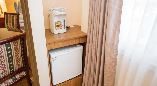 Семейный люкс с балконом Jiuwu Hotel