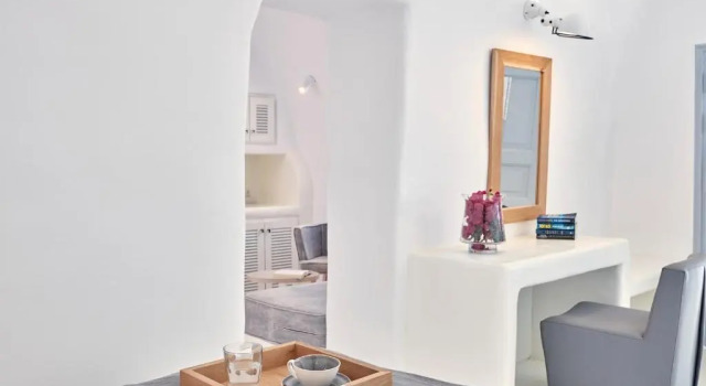 Трёхместный номер Standard Cliff Side Suites