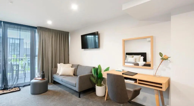 Апартаменты с балконом Southwark Hotel & Apartments