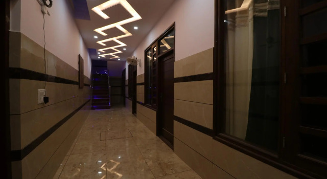 OYO 48657 Hotel Pearl 42, Varaa Hotelli Hotellit Chandigarh Region aamiaisella, Aamiainen