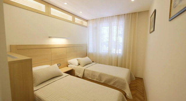 Apartment Piano, Забронировать Апартаменты/квартира Врачар Белград, рядом с Храм Святого Саввы
