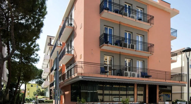 Hotel Scarlet