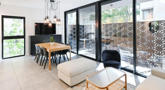 Stylish 1BR in Ben Yehuda 73 by HolyGuest, Забронировать Отель Тель-Авив Тель-Авивский округ, рядом с Площадь Рабина