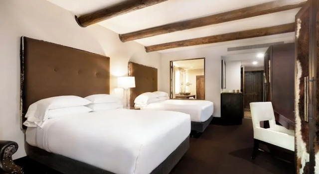 Четырёхместный номер Superior с видом на внутренний двор El Monte Sagrado Living Resort & Spa