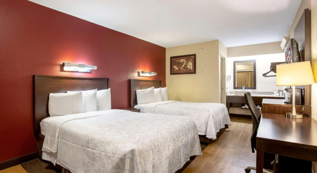 Четырёхместный номер Standard Red Roof Inn PLUS+ Chicago - Naperville