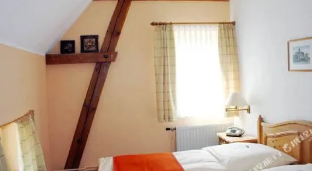 Mühlenhotel, Varaa Hotelli Loebau 