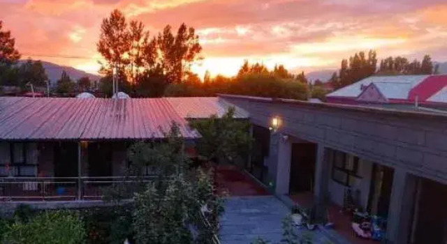 Nalati  Gengxin courtyard B & B, Prenota Hotel Xinyuan Xinjiang