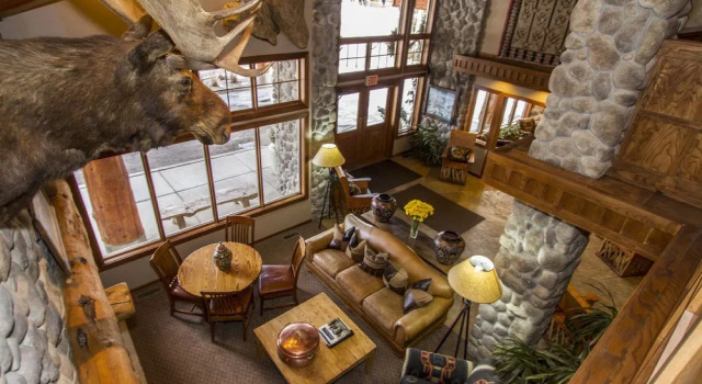 River Rock Lodge, Buchen Sie Hotel Hotels in Montana mit Parkplatz, Parkplätze