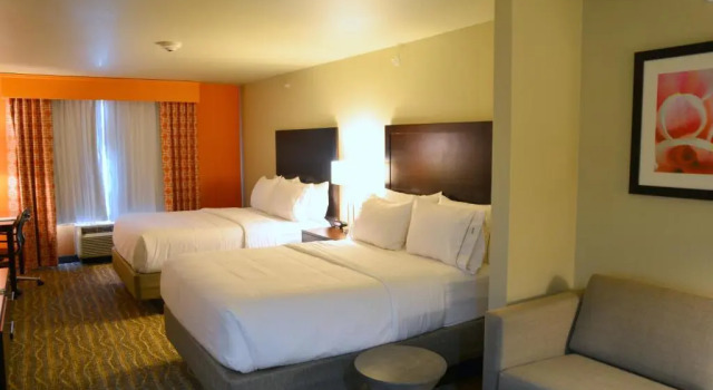 Люкс Deluxe Holiday Inn Express Tomball by IHG