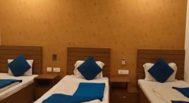 Трёхместный номер Deluxe Hotel Arina Inn