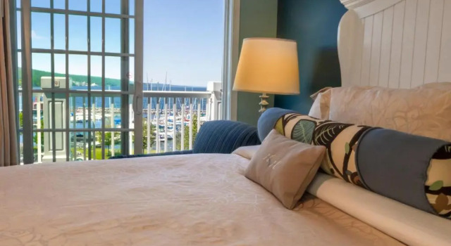 Двухместный номер Standard с видом на озеро Watkins Glen Harbor Hotel