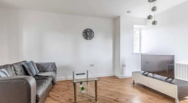 2 Bed/2 Bath & Free Parking - Langley/Heathrow, Забронировать Апартаменты/квартира Апартаменты Большого Лондона, Апартаменты/квартира