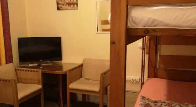 Четырёхместный номер Standard Golden Cross Hotel