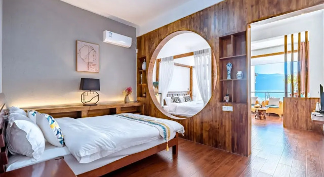 Люкс Deluxe Floral Hotel Dali Shanhaiyiyu Lakeview