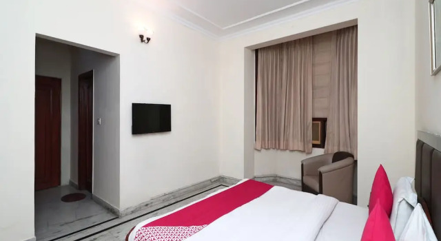 OYO 16167 Hotel Golf View Dlf