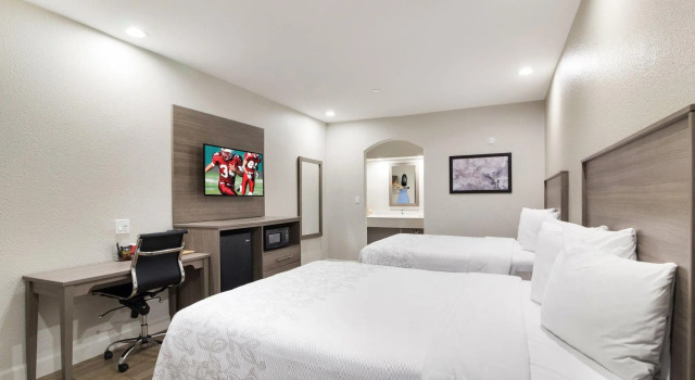 Четырёхместный номер Superior Red Roof Inn PLUS + Galveston - Beachfront