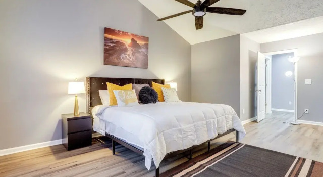 Close to Shopping: Pet-friendly Lawrenceville Home, Buchen Sie Ferienhaus Lawrenceville Georgia