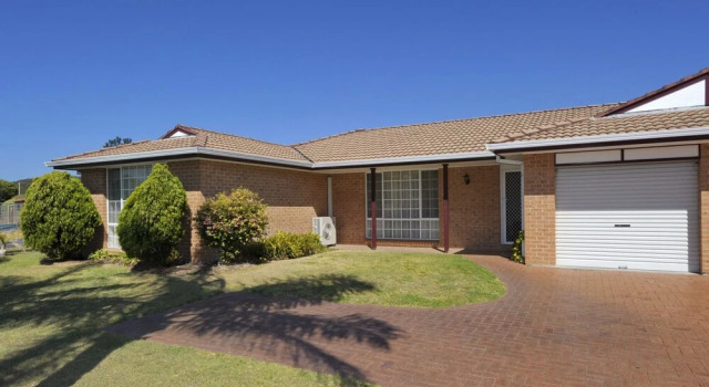 Reef Close, 1/2