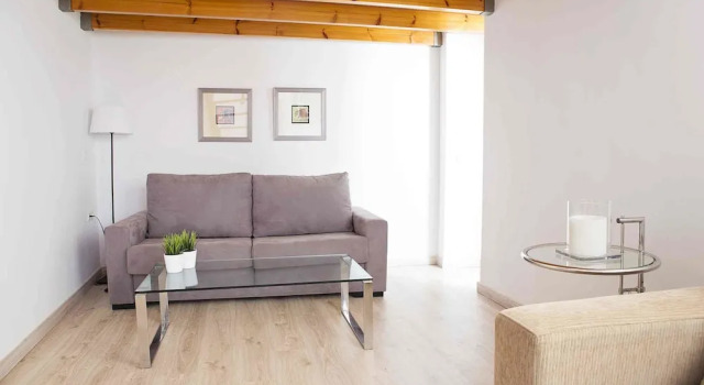 Suncity Loft Álamos, Забронировать Отель Малага - центр Малага, рядом с Музей Кармен Тиссен