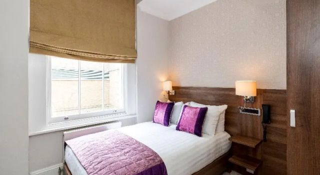 Двухместный номер Lower Ground London House Hotel