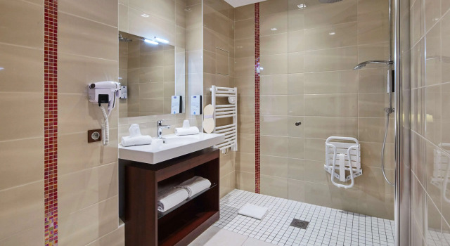 Трёхместный номер Standard Kyriad Nantes Sud - Bouaye Aéroport
