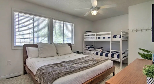 Cozy Family Townhome: 1 Mi to Bethanys Boardwalk