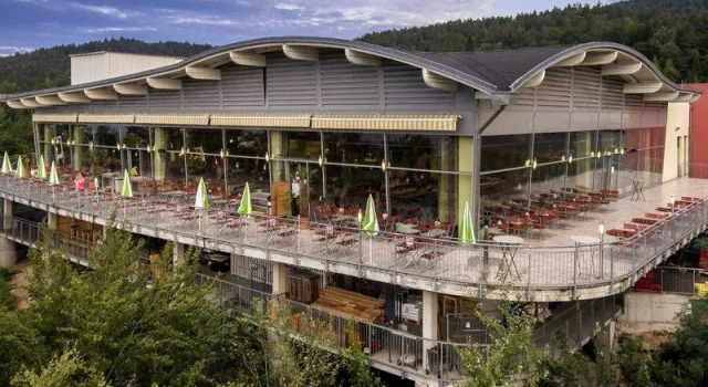 Кровать в общем номере ibis Wörthersee