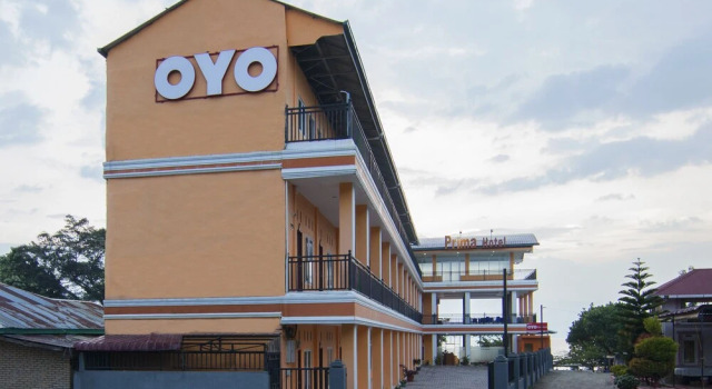 Prima Hotel by OYO Rooms, Rezerwuj Hotel Sialanguan Pangururan