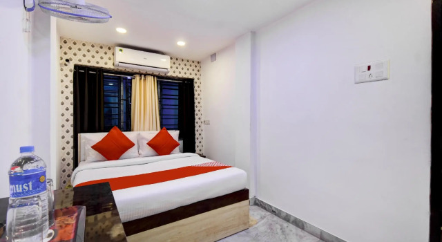 Oyo 81663 Royal Regency, Rezervovat Hotel Jādabpur West Bengal