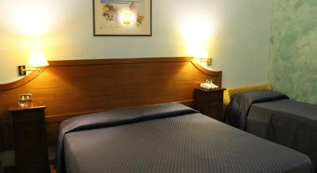Piccolo Fiore, Prenota Hotel Rione Monti Roma