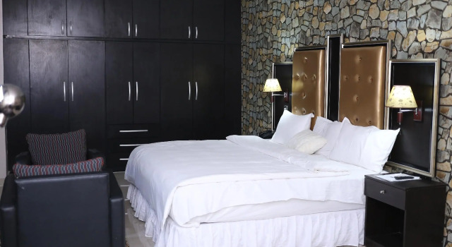 Aliz Ambruz Hotel, Reserva ahora Hotel Hoteles y alojamientos en Uyo, Hotel