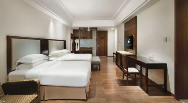Люкс BJG Swan Lake Hot Spring Hotel Yingde