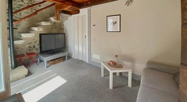 Marcello Apartment in the Centre of Verbania With, Забронировать Апартаменты/квартира Отели Вербания с парковкой, рядом с Ботанические сады Виллы Таранто, Парковка