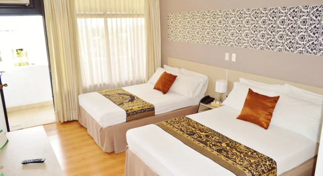 Трёхместный номер Standard с балконом Hotel Torreon