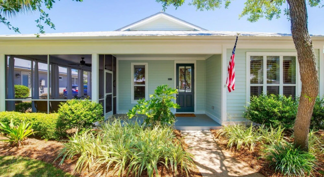 Remodeled House With Fenced Backyard and Golf Cart, Varaa Hotelli Hotellit Emerald Coast uima-altaalla, Uima-allas