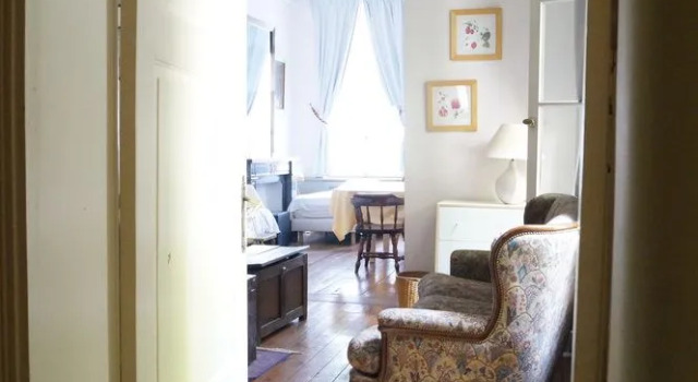 The Captaincy Guesthouse Brussels, Забронировать Отель Сен-Жосс-тен-Ноде Брюссельский столичный регион, рядом с Университет Сен-Луиса