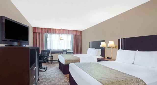 Четырёхместный номер Standard Days Inn By Wyndham Bellingham WA