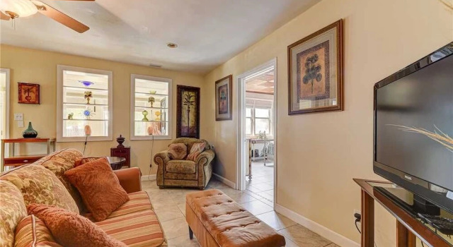 Anastasia Cottage, 2 Bedrooms, Walk to Beach, Sleep 4, Rezerwuj Hotel Hotele w Saint Augustine Area z parkingiem, Parking