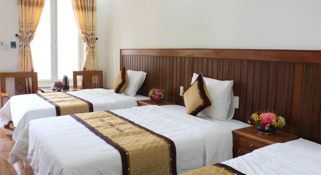 Hoa Binh Hotel Quang Binh, Забронировать Отель Отели Донгхой с парковкой, Парковка